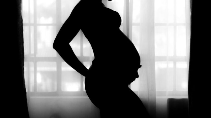 silueta mujer embarazada