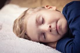 niño de 2 años dormido